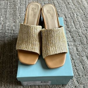 Seychelles Adapt Natural Rafia heels size 9